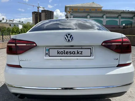 Volkswagen Passat 2018 года за 10 200 000 тг. в Астана – фото 11