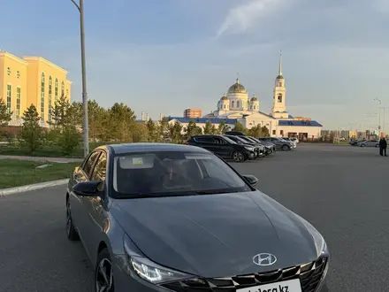 Hyundai Elantra 2023 года за 7 800 000 тг. в Кокшетау – фото 3