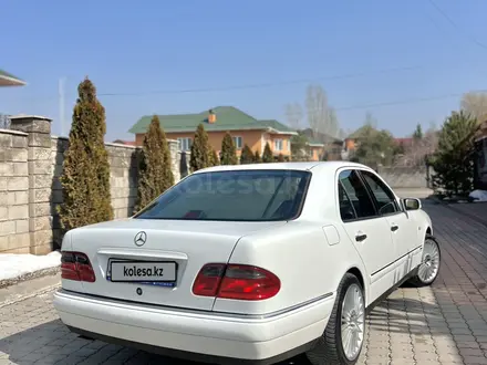 Mercedes-Benz E 55 AMG 1998 года за 4 000 000 тг. в Алматы – фото 12
