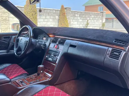 Mercedes-Benz E 55 AMG 1998 года за 4 000 000 тг. в Алматы – фото 16