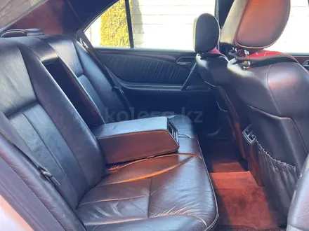 Mercedes-Benz E 55 AMG 1998 года за 4 000 000 тг. в Алматы – фото 18