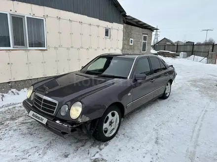 Mercedes-Benz E 230 1996 года за 1 400 000 тг. в Астана – фото 5