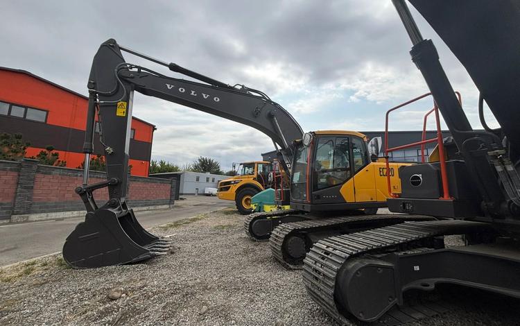 Volvo EC220 2025 г.