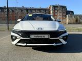 Hyundai Elantra 2024 года за 8 950 000 тг. в Астана – фото 2