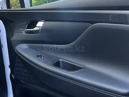 Hyundai Santa Fe 2021 года за 16 000 000 тг. в Караганда – фото 18