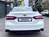 Toyota Camry 2019 года за 14 950 000 тг. в Алматы – фото 5