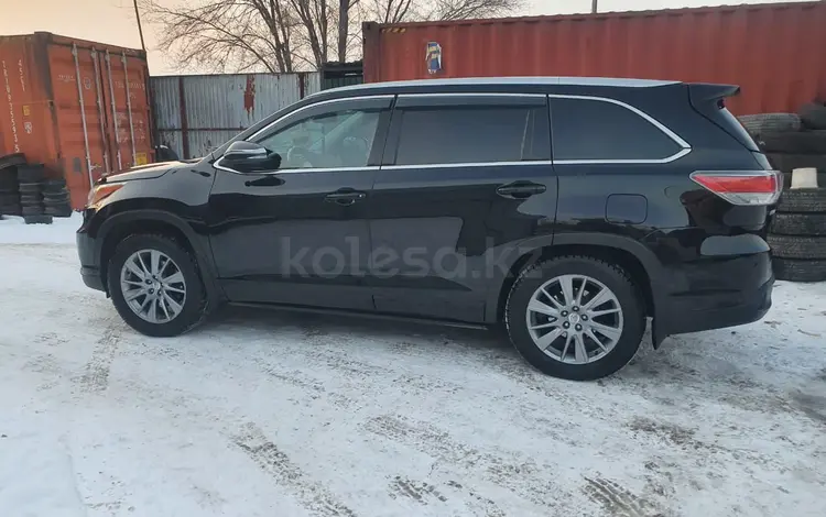 Toyota Highlander 2015 годаfor16 500 000 тг. в Алматы