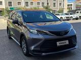 Toyota Sienna 2021 года за 17 999 999 тг. в Актау – фото 2
