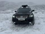 Volkswagen Touareg 2005 года за 7 000 000 тг. в Каскелен – фото 5