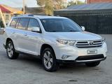 Toyota Highlander 2012 года за 10 000 000 тг. в Актобе – фото 2