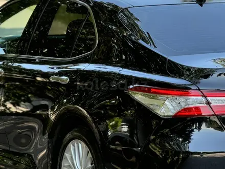 Toyota Camry 2020 года за 14 500 000 тг. в Алматы – фото 8