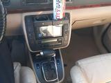 Volkswagen Sharan 2001 годаүшін1 500 000 тг. в Актобе – фото 4