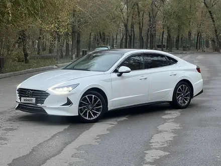 Hyundai Sonata 2021 года за 12 390 000 тг. в Алматы – фото 12