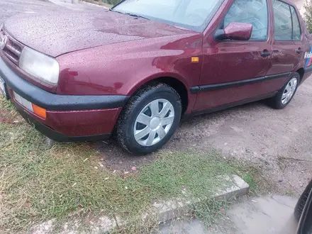 Volkswagen Vento 1992 года за 1 300 000 тг. в Тараз – фото 4