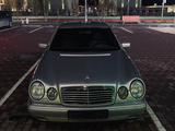 Mercedes-Benz E 230 1997 года за 4 250 000 тг. в Туркестан – фото 2