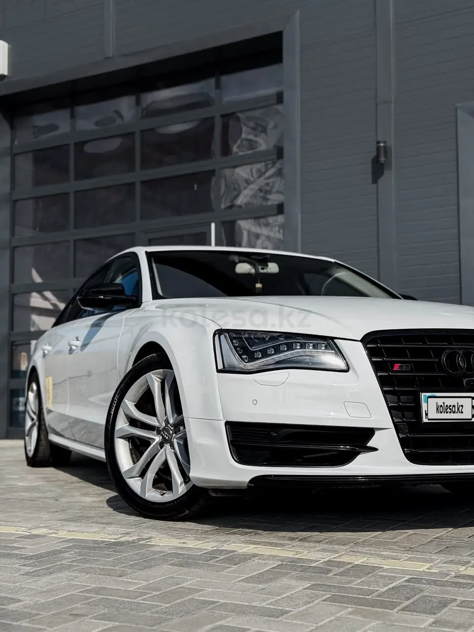 Audi S8, 2013