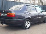 Volkswagen Vento 1994 года за 2 100 000 тг. в Караганда – фото 5