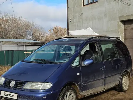 Volkswagen Sharan 1998 года за 1 600 000 тг. в Астана – фото 4