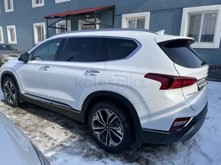 Hyundai Santa Fe 2019 года за 14 000 000 тг. в Алматы – фото 3