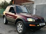 Toyota RAV4 1996 годаүшін2 800 000 тг. в Алматы