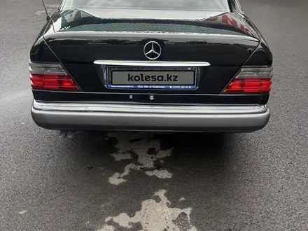 Mercedes-Benz E 320 1994 года за 2 700 000 тг. в Алматы – фото 4