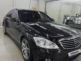 Mercedes-Benz S 500 2007 года за 7 600 000 тг. в Караганда – фото 3