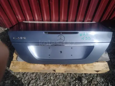 Крышка багажника на Mercedes-Benz W211 за 30 000 тг. в Караганда – фото 5