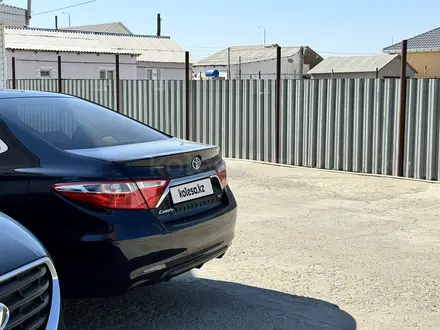 Toyota Camry 2015 года за 9 500 000 тг. в Атырау – фото 12