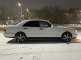 Mercedes-Benz E 230 1998 годаfor2 800 000 тг. в Караганда – фото 3