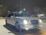 Mercedes-Benz E 230 1998 годаfor2 800 000 тг. в Караганда