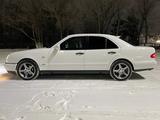 Mercedes-Benz E 230 1998 годаfor2 800 000 тг. в Караганда – фото 4