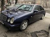 Mercedes-Benz E 230 1997 года за 1 900 000 тг. в Алматы – фото 2
