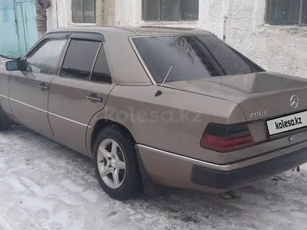Mercedes-Benz E 200 1990 года за 2 200 000 тг. в Петропавловск – фото 3