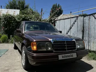 Mercedes-Benz E 230