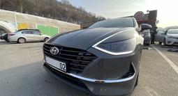 Hyundai Sonata 2022 года за 14 600 000 тг. в Алматы – фото 2
