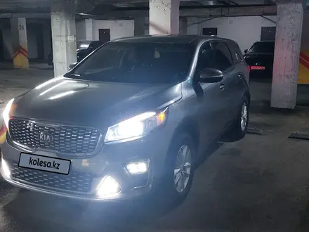 Kia Sorento 2018 года за 11 000 000 тг. в Уральск – фото 2