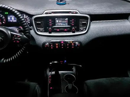 Kia Sorento 2018 года за 11 000 000 тг. в Уральск – фото 9