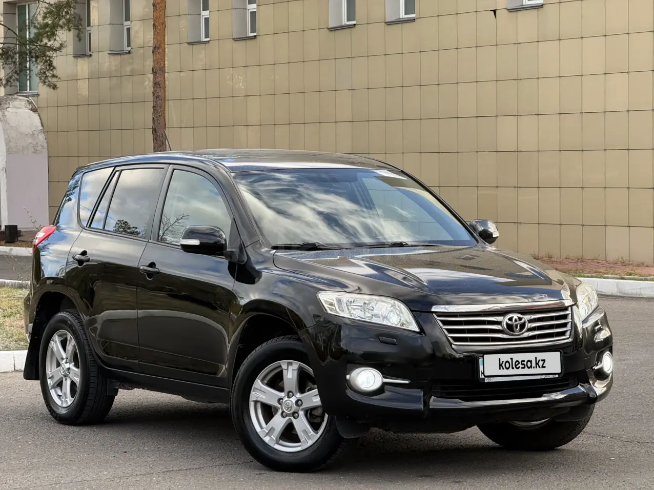 Toyota RAV4, 2010