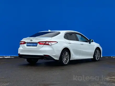 Toyota Camry 2018 года за 10 690 000 тг. в Алматы – фото 3