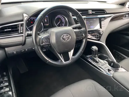 Toyota Camry 2018 года за 10 690 000 тг. в Алматы – фото 8