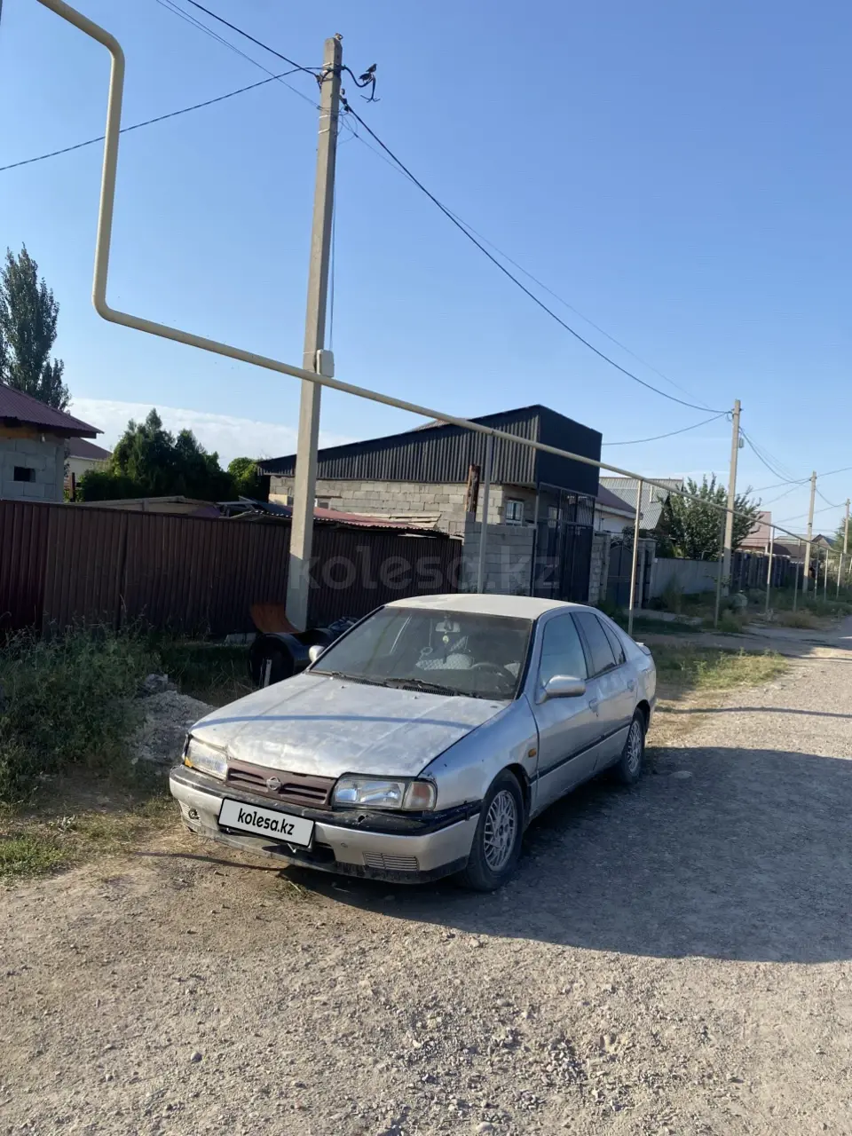 Nissan Primera, 1990