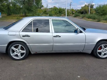 Mercedes-Benz E 200 1994 года за 1 900 000 тг. в Костанай – фото 5