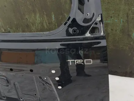 Дверь (багажник) на Тойоту Прадо 2020г. В. за 105 000 тг. в Павлодар – фото 2