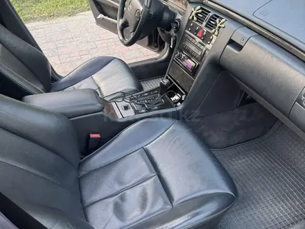 Mercedes-Benz E 55 AMG 1997 года за 4 400 000 тг. в Алматы – фото 12