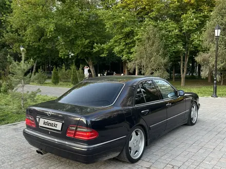 Mercedes-Benz E 55 AMG 1997 года за 4 400 000 тг. в Алматы – фото 4
