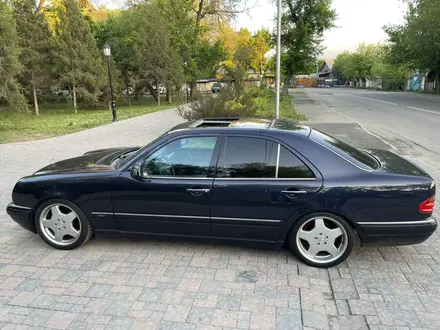 Mercedes-Benz E 55 AMG 1997 года за 4 400 000 тг. в Алматы – фото 7