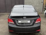 Hyundai Solaris 2015 года за 3 700 000 тг. в Семей – фото 3