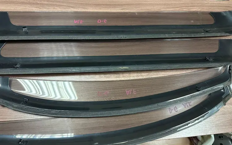 Ветровики на тайота Альфард комплект за 40 000 тг. в Алматы