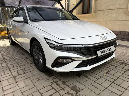 Hyundai Elantra 2024 года за 8 600 000 тг. в Алматы – фото 2