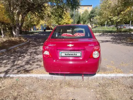 Chevrolet Aveo 2013 года за 3 800 000 тг. в Караганда – фото 4